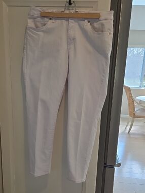 1822 Denim White Skinny Jeans with Classic Five-Pocket Cut